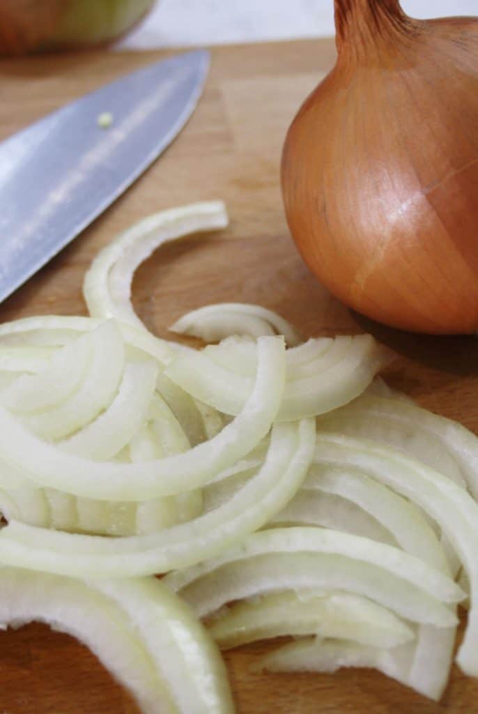 thinly sliced onions