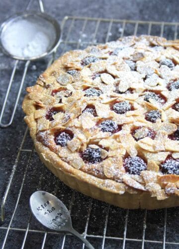 Raspberry Frangipane Tart - Chez Le Rêve Français