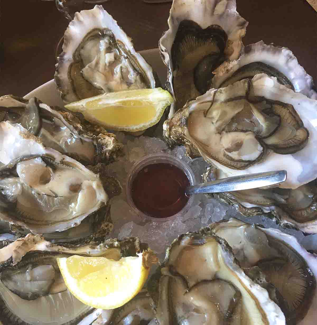 How to Prepare Oysters From Scratch Chez Le Rêve Français