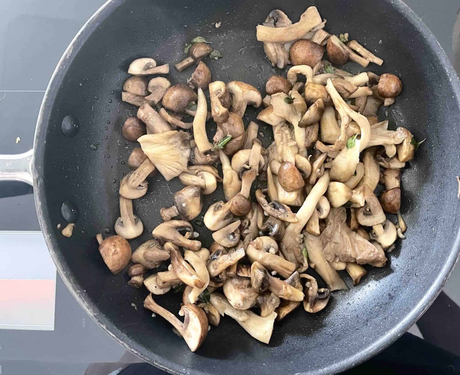 Easy Mushroom Tartlets - Chez Le Rêve Français