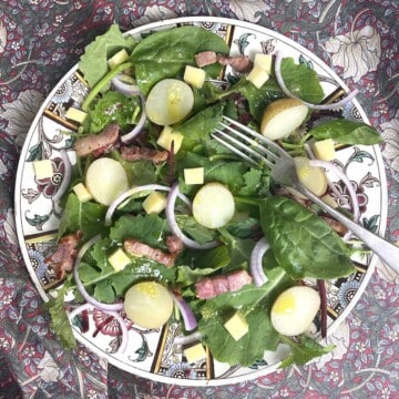 salade savoyarde on a plate.