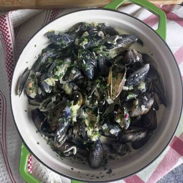 bowl of la mouclade.