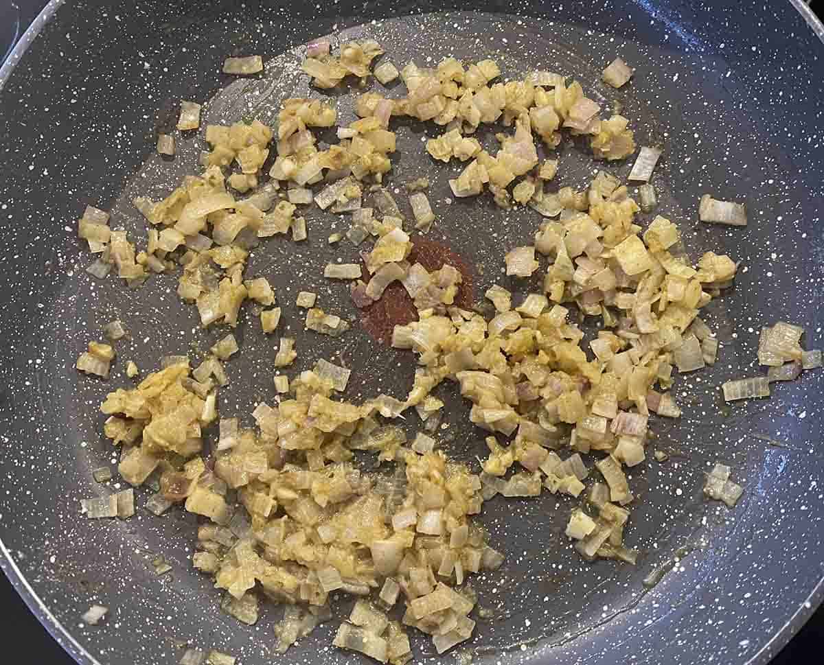 flour added to shallots.